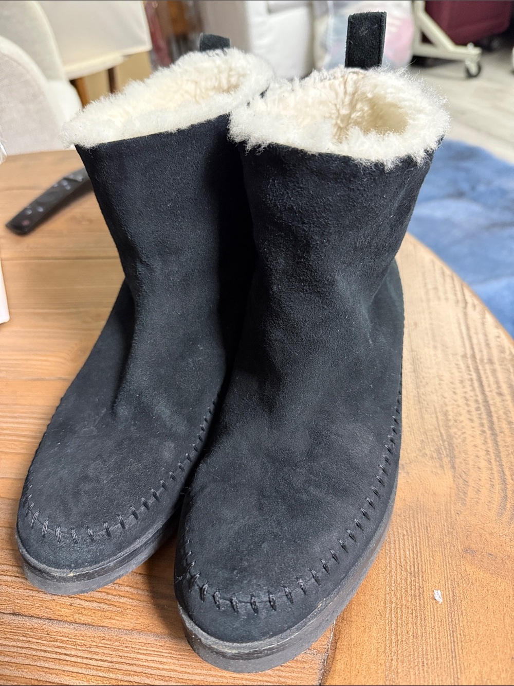 Jenni Kayne Black Suede Shearling-Lined Ankle Slippers